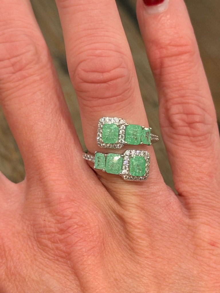 Bomb Party Nwot! Emerald-Tone Double Wrap Ring With Pav Accents
